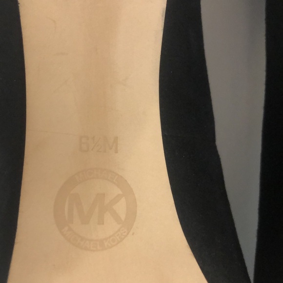 Michael Kors 6.5 High Heels Platform Black Suede Gold detail Excellent Condition - Picture 8 of 10